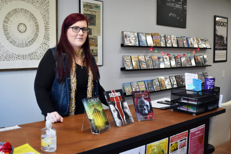 Local author to hold book signing at Avenue Bookstore News, Sports